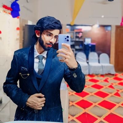 ShresthArora27's profile picture. 