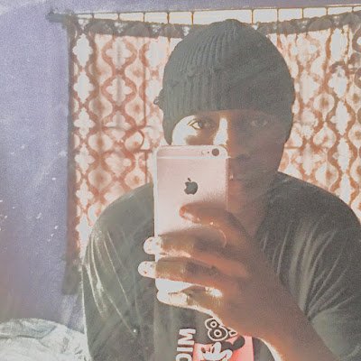 Larrykay101's profile picture. 