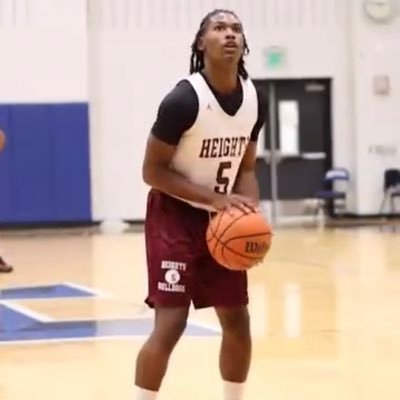 DjBaines_'s profile picture. Blinn MBB | Guard | C/o 25 | 📲 832-808-7736 | Djbaines3@gmail.com