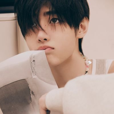 INFP | She/Her | 🫧 | let's b moots!? // ☆//
25% kpop //25% manhwa //50% apa aja💭📸 -Engene!
