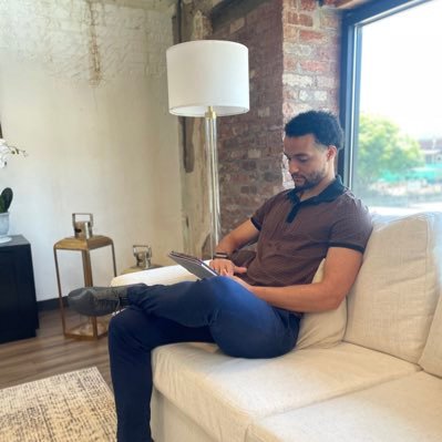 Connor_Mo_'s profile picture. On The Up & Up. Copywriting, Web Design, AI Automation.