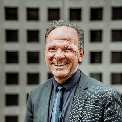 Vlaams volksvertegenwoordiger en fractieleider N-VA | voormalig minister van oa Werk, Begroting, Economie, Innovatie en Sport