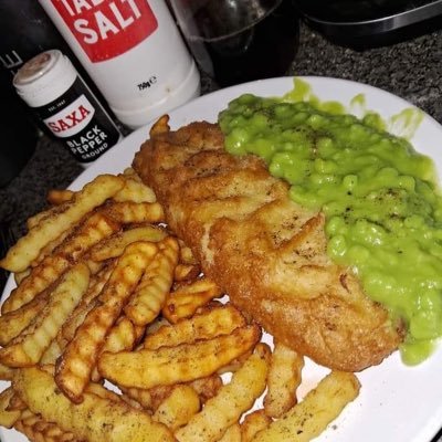 PhilPbayley's profile picture. with partner animal lover 🐑🐑