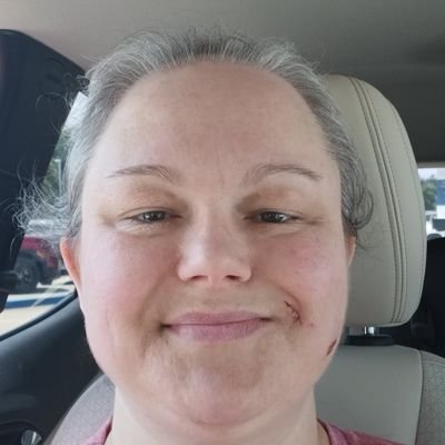 Animalzchick24's profile picture. 
