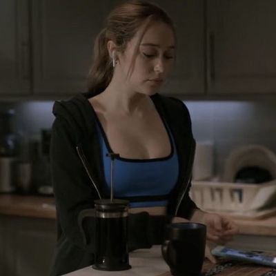 Took you long enough, @TWD_Cullen. Mother to @OfACherryBomb and @DaughterOfFate. {WT: #IvoryBlush}.