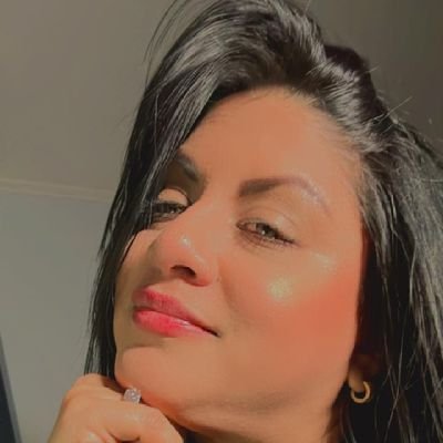 is_gangoo's profile picture. Deconstruyendo🧭
Imperfecta♈
En algún  lugar del 🌎...