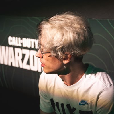 @Twitch Partner | São Paulo | SP Criador de Conteúdo que joga COD ♡ @niiiicss_ ♡ contato profissional: doiszs.game@gmail.com