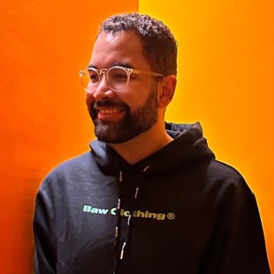 sevofluranonimo's profile picture. Mundo, mundo, vasto mundo / se eu me chamasse Raimundo / seria uma rima, não seria uma solução