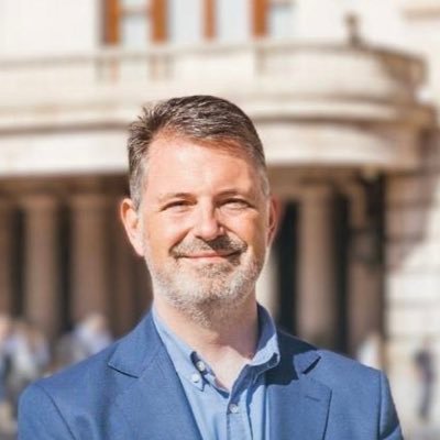 RamonCortell's profile picture. Licenciado en Farmacia por la Universidad de Valencia y Executive Program Avanzado en Dirección y Administración General de Empresas (DAGE)/IlusiónxVLC