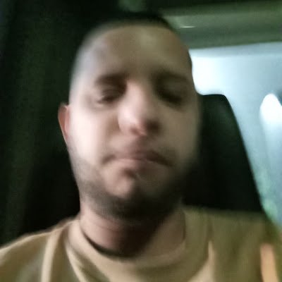 Eu sou um cara bem tranquilo meu zap quem quiser me chama 21998110541