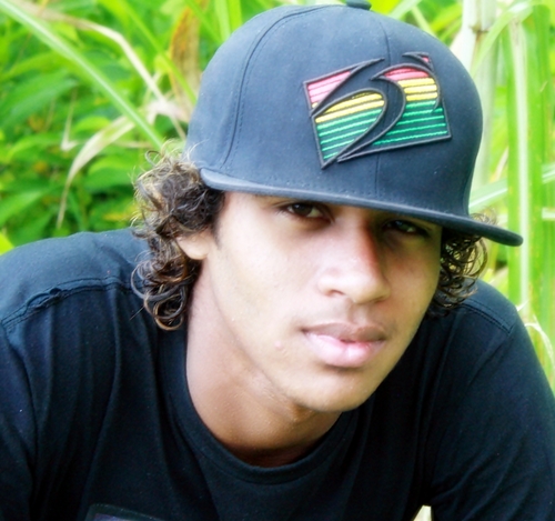 Deixa papai Descançando Que filho patrocina Tú não gosta de favelado mais a tua filha Gosta (: *--------*