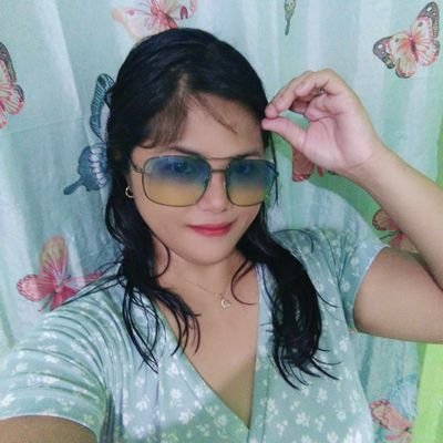 NelyhnD's profile picture. 