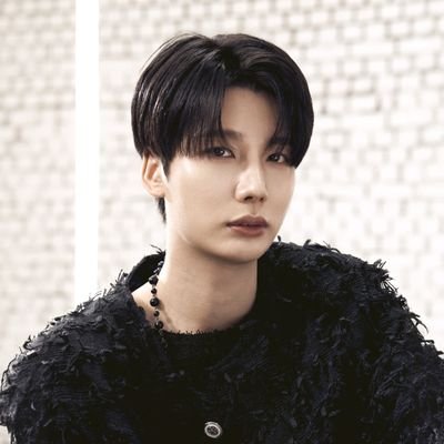 sun_wo_ob's profile picture. 한선우,
두선우,
세선우