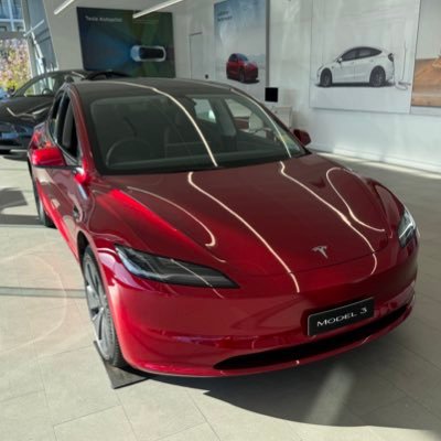 elektriKev's profile picture. My personal journey with the Tesla Model 3 and my move back to Adelaide.