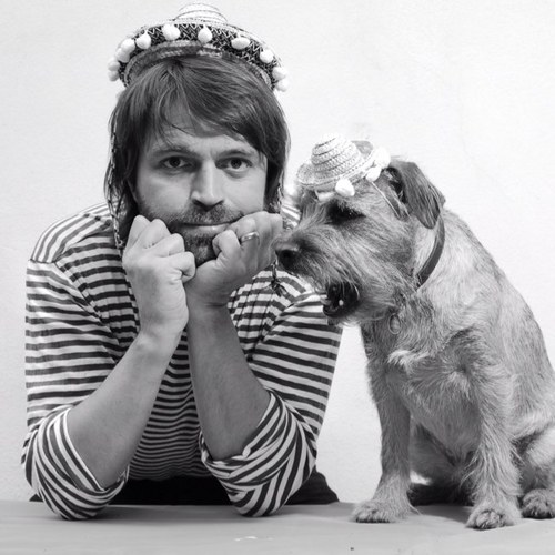 GezGethings's profile picture. Four floors up on the Charing Cross Rd and never a job at the top of them.