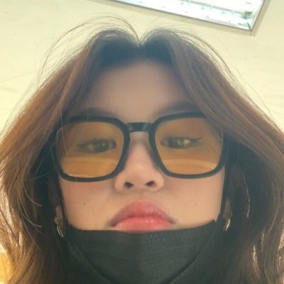— a non-binary lesbian bitch who’s emotionally dependent on kpop and ppop girlies