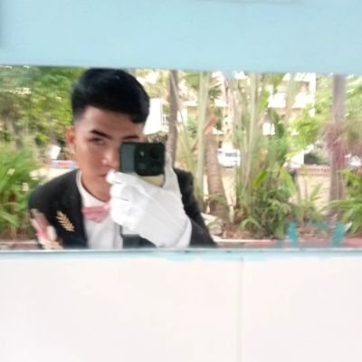 ellajanga17's profile picture. 
