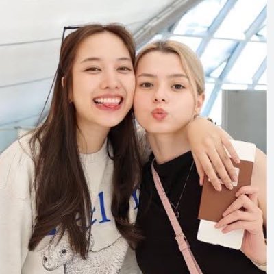 Angel023725111's profile picture. Simple