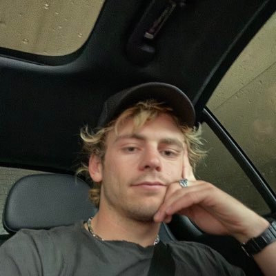 Ross Lynch Profile