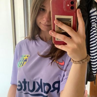 antoniatrack2's profile picture. man city+fcb she/her 22