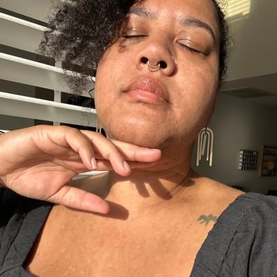 WhitkneeBelle's profile picture. High heels, bad grammar, and a pretty face