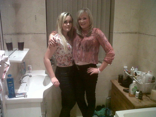 18, formby... support worker...haiggg is my animall!