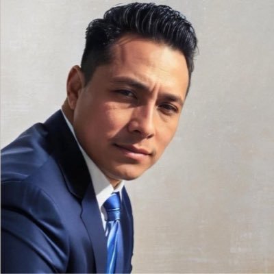 Soy persona INFJ🧑🏻💻 Estudio Inteligencias Múltiples🎓Egresado de ADC, doy consultorías de Estrategia en MKTG y venta, me gusta la 🎶🎻, 📚 y🕺¿CONECTAMOS?