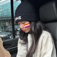ana⁷ 💛 SAW TAYLOR | GRACIE (@vantelalisa_) 's Twitter Profile