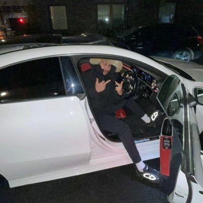 hicham51784250's profile picture. 