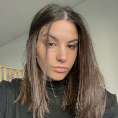 carogrande25's profile picture. excélsior