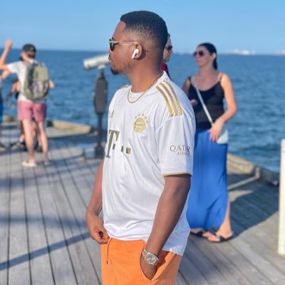 shenckolee's profile picture. Techie 🧑‍💻 DevOps