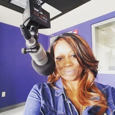 RealMonet Ladybroadcaster 🎥🎤 Profile