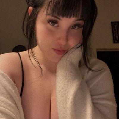 MaimaMiche76268's profile picture. looking and available for love 😘😘😘