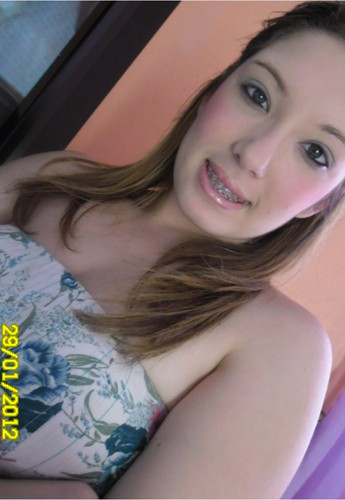 Capricorniana, Loira, 17 anos, Ciumenta, possessiva, egoísta & chata  *--*