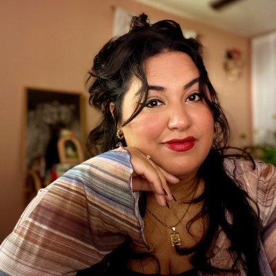 Storyteller | Creator | Producer | Playwright | Chingona 🇵🇷 🇨🇺 🎙️ She/Ella @meteorcitypod @feministforest My studio @WrightwoodMedia