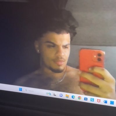 enriiqueez's profile picture. 🇵🇷 | Psychology Major 𝚿 | sígueme y te sigo