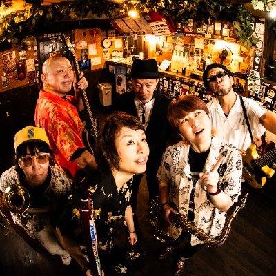 2018年始動 「異なる音楽の血が交錯する6人が集結!スカ、パンク、歌謡曲、etc… ジャンルの垣根を超えて全力疾走」FUKUBAKEのオフィシャルXです!チケット取り置き、お問い合わせは→ info@fukubake.com もしくはDMでお願いしまーす!