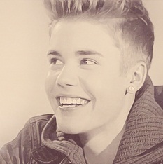 your smile can shine through the darkest night. never hide it :)
http://t.co/JI3ns4efjX
