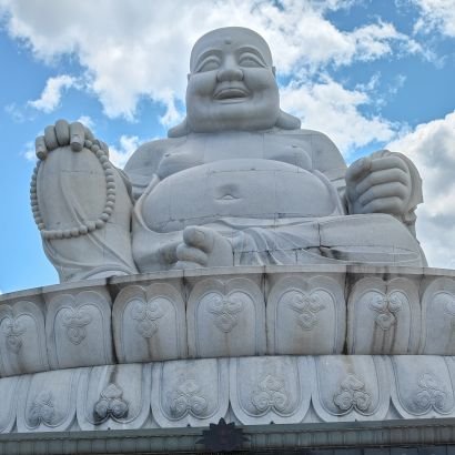 阿弥陀佛 - Do not dwell in the past, do not dream of the future, concentrate the mind on the present moment! - Buddha's Wisdom #好自为之