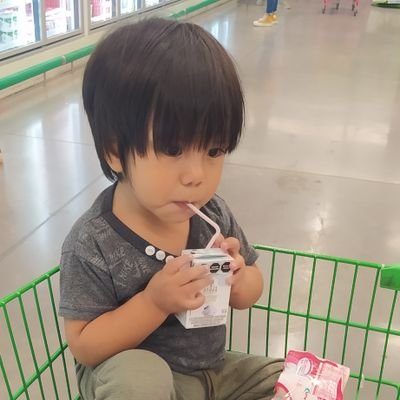 janthuas's profile picture. 