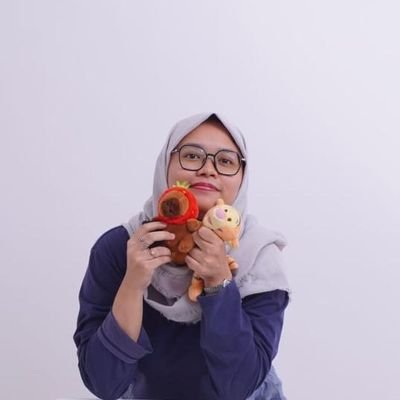 coslumbina's profile picture. Let me dream with you.