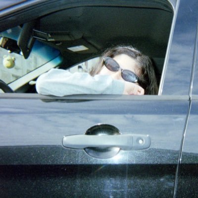 sumfzette's profile picture. 24 🐈‍⬛ she/her 🌈 honor thyself. everything is mine.