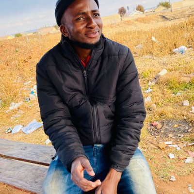 Nechezo2's profile picture. Qualified journalist, sports presenter @nzhelelefm former tut student