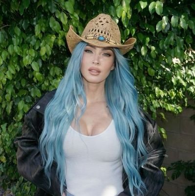I'm Megan fox this is my official account I used to talk to my fans my verified account is been monitor and control by my management
