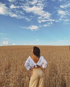 Ue5eu0z3Aa617's profile picture. "Dreams are the seedlings of realities."