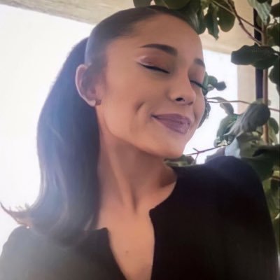 oonlyxangel's profile picture. 🌙🎀🫧🪐🍒🐒