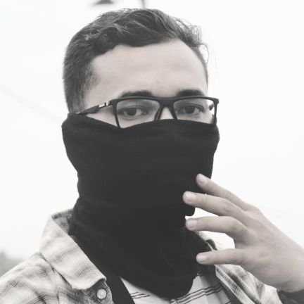 rotundatus's profile picture. Kewarasan sepertinya telah lama di jual di kaki lima, di obral dengan harga murah di tempat-tempat kumuh, panas, dan beraroma bau yang menyengat.