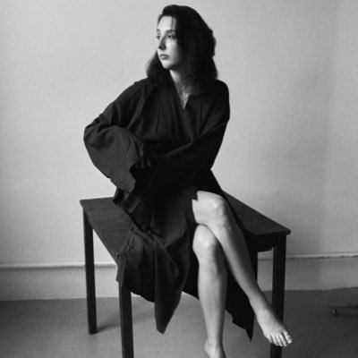 Tragikomedik's profile picture. Руковожу библиотекой, спорадичекски стендаплю, интересуюсь “death studies”. Legit omnia.