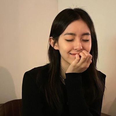 thiyairon's profile picture. #JAY In a world of boys he's a gentleman.