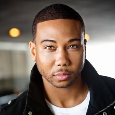 Aerospace engineer turned fantasy maker | 2x AVN & XBIZ Winner | Hottest collabs on https://t.co/Q1brTevoNh | Main Page @MrLegendaryXXX